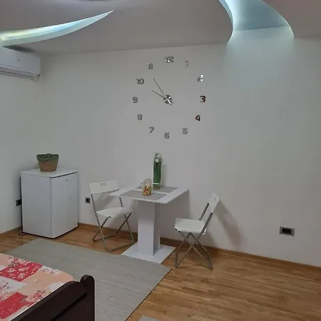 Vojvoda 아파트 Sajmiste